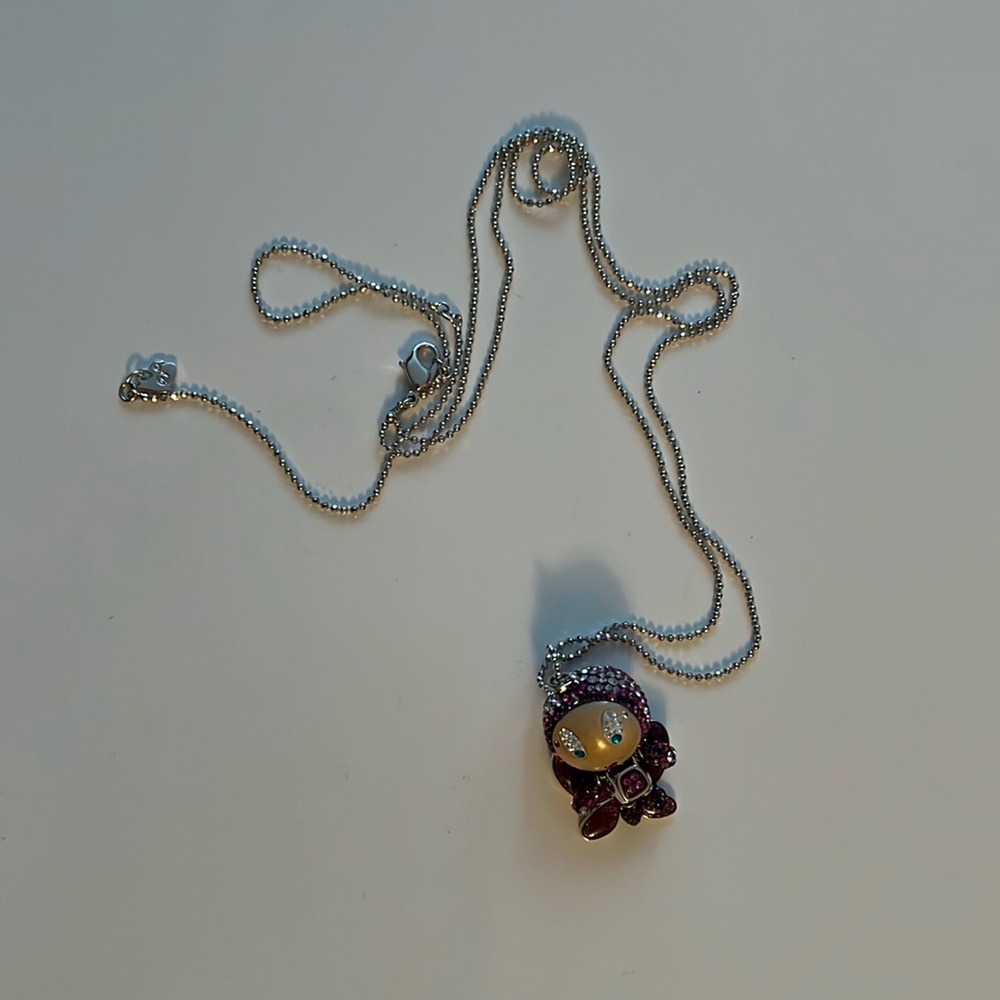 Used original Swarovski neckless.